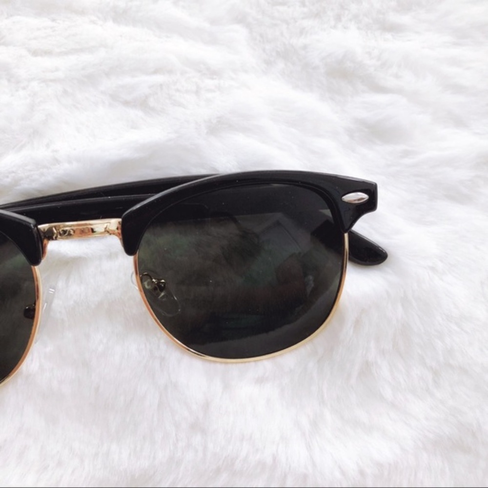 Colby Horn Rimmed Sunglasses - Picture 6 of 16